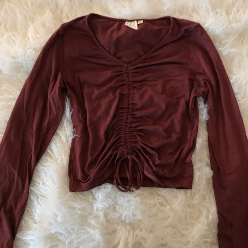 Rose, v-neck long sleeve